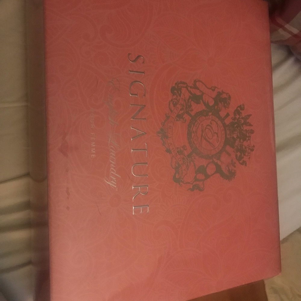 English Laundry Signature Set